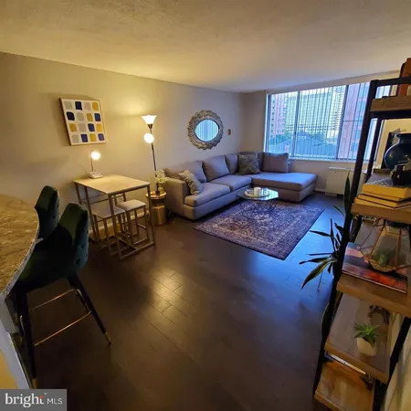 $1,880 | 11801 Rockville Pike, Unit 709, Rockville, MD 20852