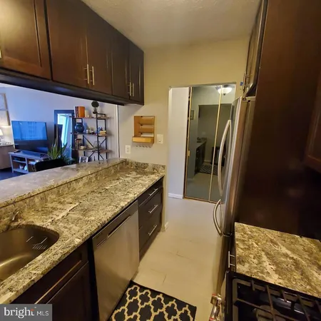 $1,880 | 11801 Rockville Pike, Unit 709, Rockville, MD 20852