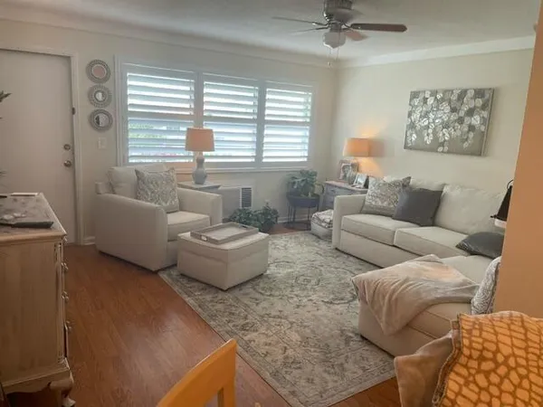 $1,400 | 620 Horizon West, Unit 207, Boynton Beach, FL 33435