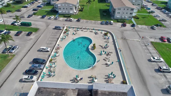 $1,400 | 620 Horizon West, Unit 207, Boynton Beach, FL 33435