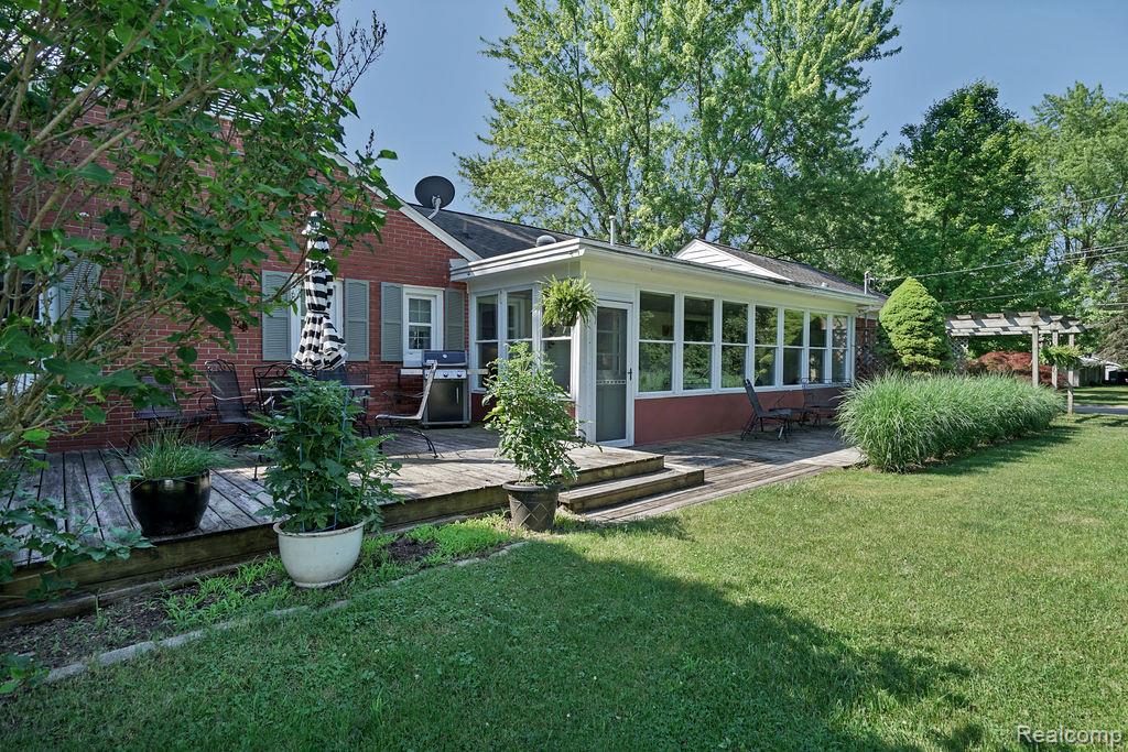 3150 Davison Road Lapeer, MI 48446 - Photo 8 of 33 DSC08886.jpg