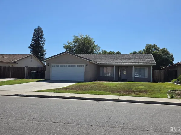 $425,000 | Undisclosed Address, Bakersfield, CA 93308