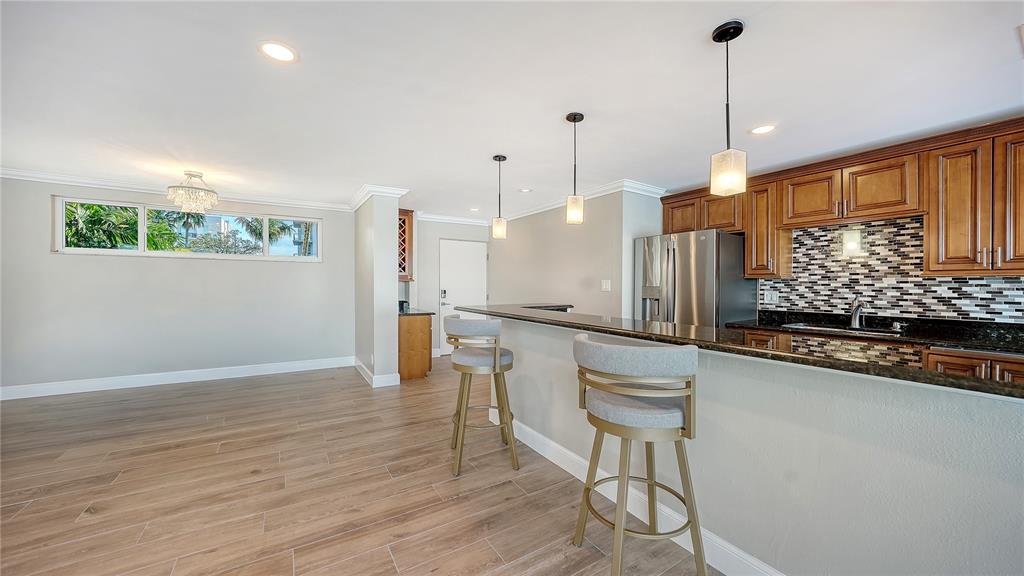 226 Golden Gate Point, Unit 23 Sarasota, FL 34236 - Photo 10 of 23