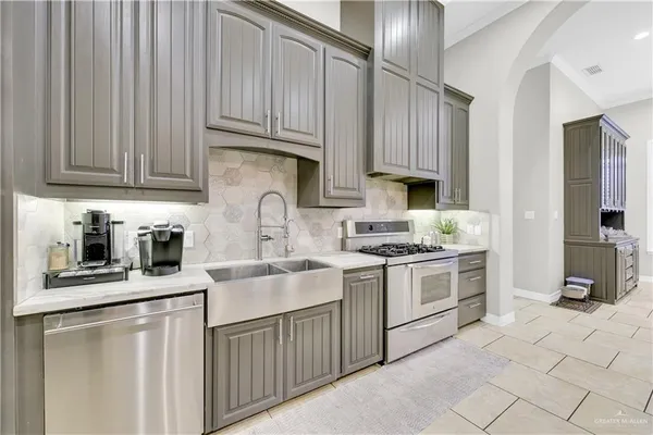 $4,250 | 5706 North 3rd Lane, McAllen, TX 78504