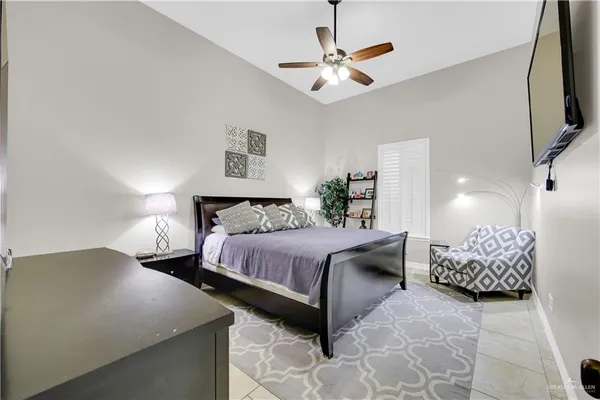 $4,250 | 5706 North 3rd Lane, McAllen, TX 78504