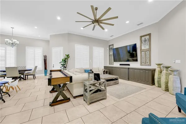 $4,250 | 5706 North 3rd Lane, McAllen, TX 78504