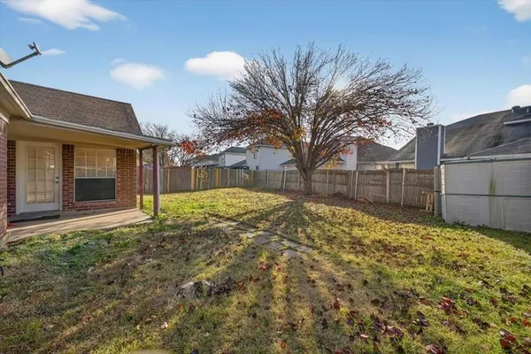 $1,925 | 920 Danforth Place, Arlington, TX 76017