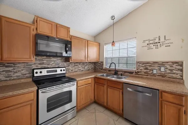 $1,925 | 920 Danforth Place, Arlington, TX 76017