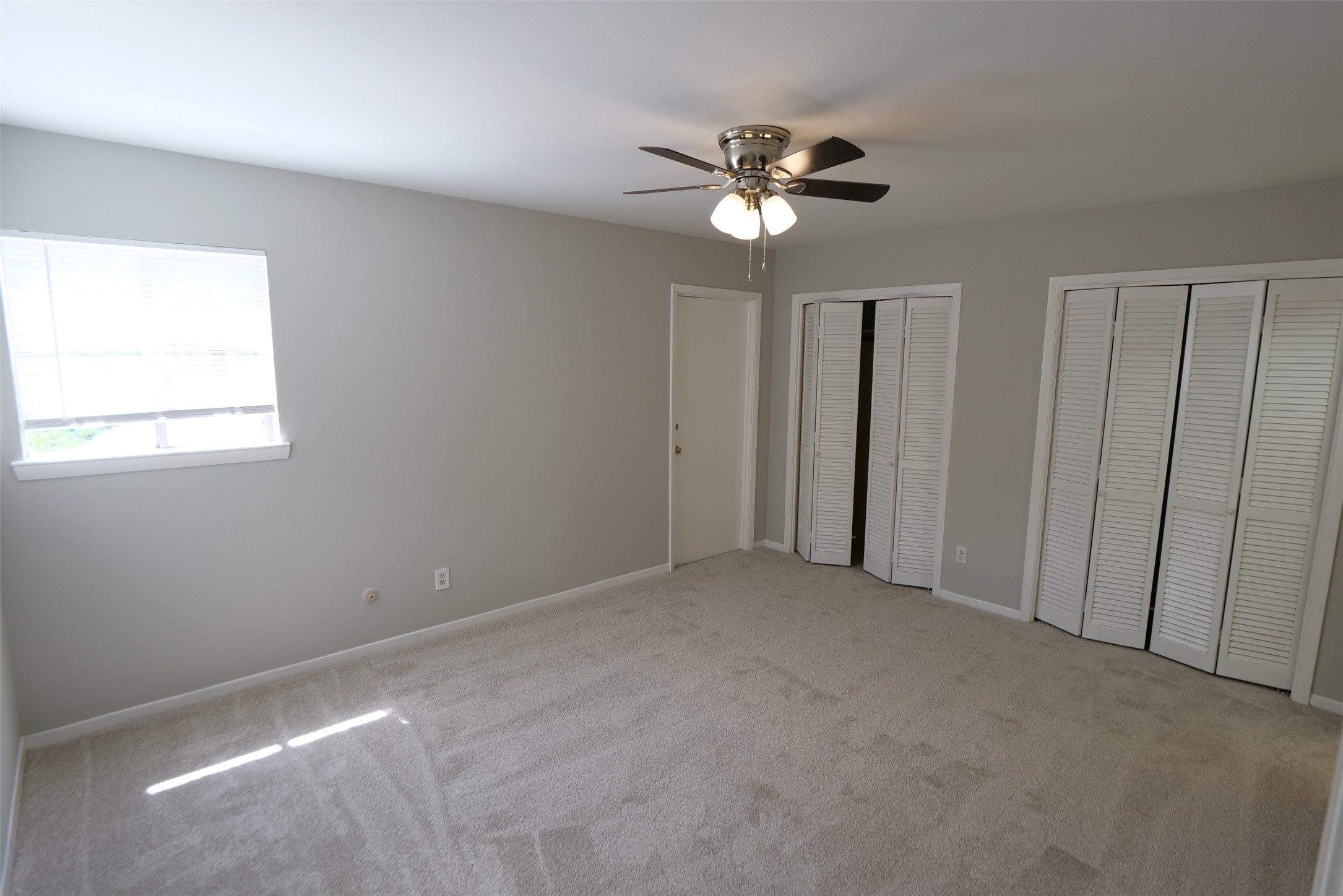 9526 Val Verde Street Houston, TX 77063 - Photo 21 of 36