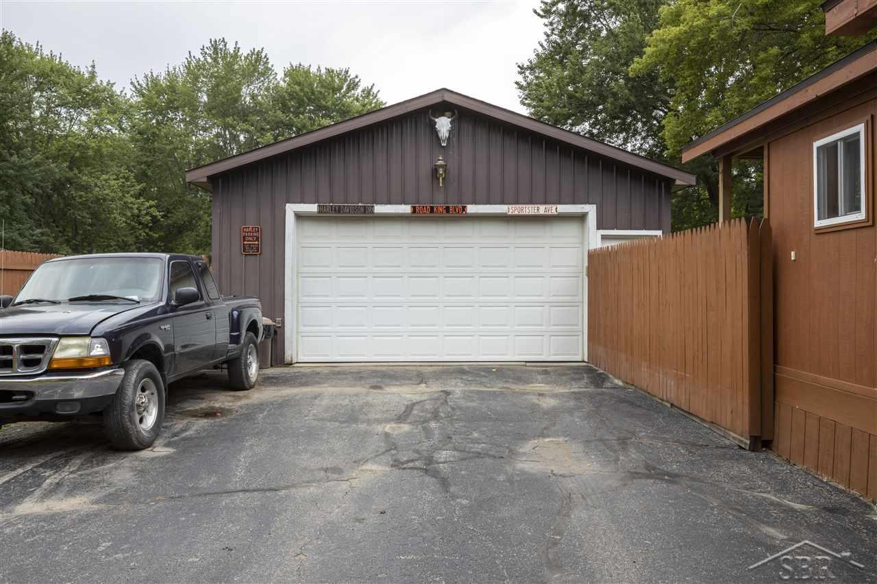 250 Adams Road Saginaw, MI 48609 - Photo 4 of 24