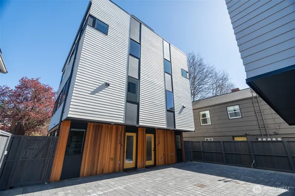 $969,000 | 2626 58th Avenue Southwest, Unit A, Seattle, WA 98116