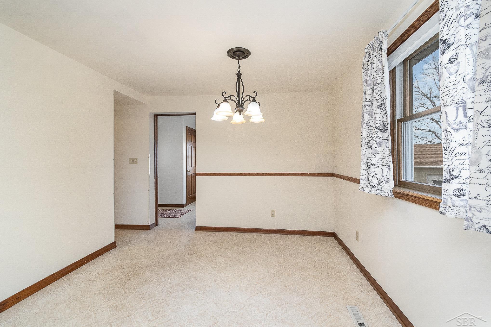 1826 South Garfield Road Auburn, MI 48611 - Photo 10 of 30 Gallery Image 10