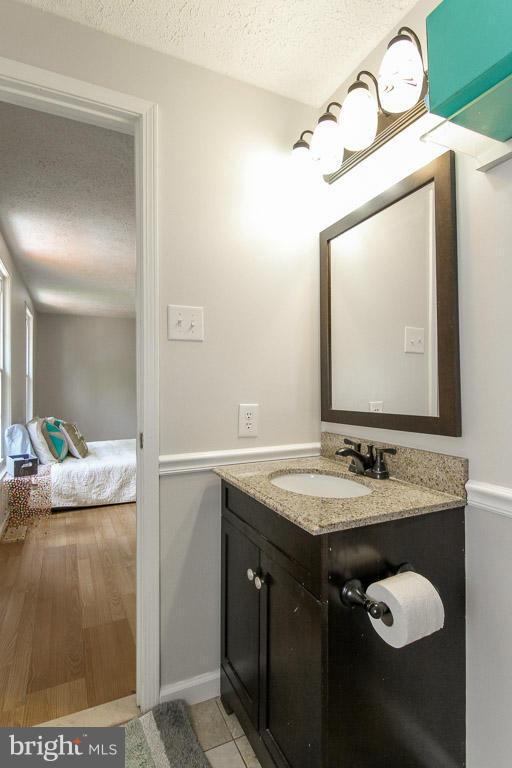 18905 Fuller Heights Road Triangle, VA 22172 - Photo 22 of 27 Bath (Master)