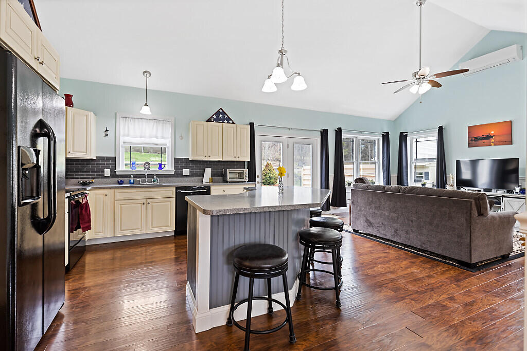 19 Fieldstone Drive Augusta, ME 04330 - Photo 2 of 61 22_BP5A7628_DxO_mls