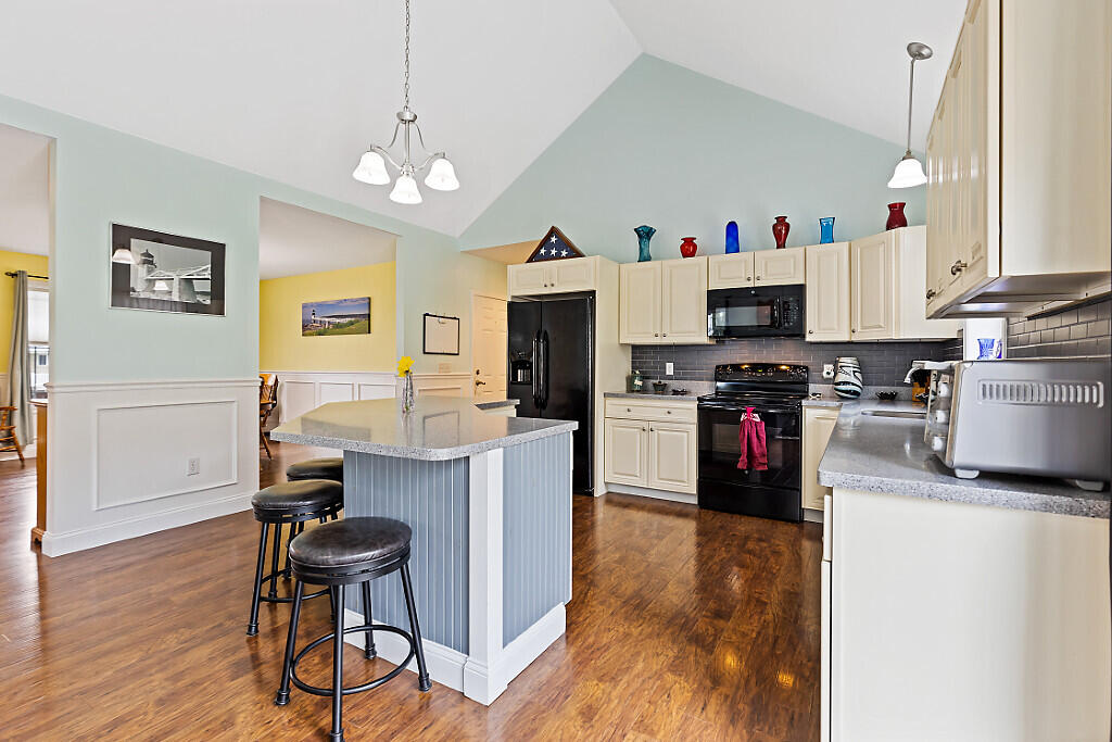 19 Fieldstone Drive Augusta, ME 04330 - Photo 9 of 61 27_BP5A7643_DxO_mls