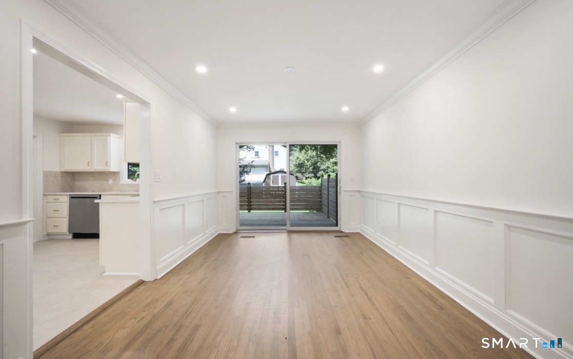 337 Woodbine Road Stamford, CT 06903 - Photo 4 of 20 Gallery Image 4