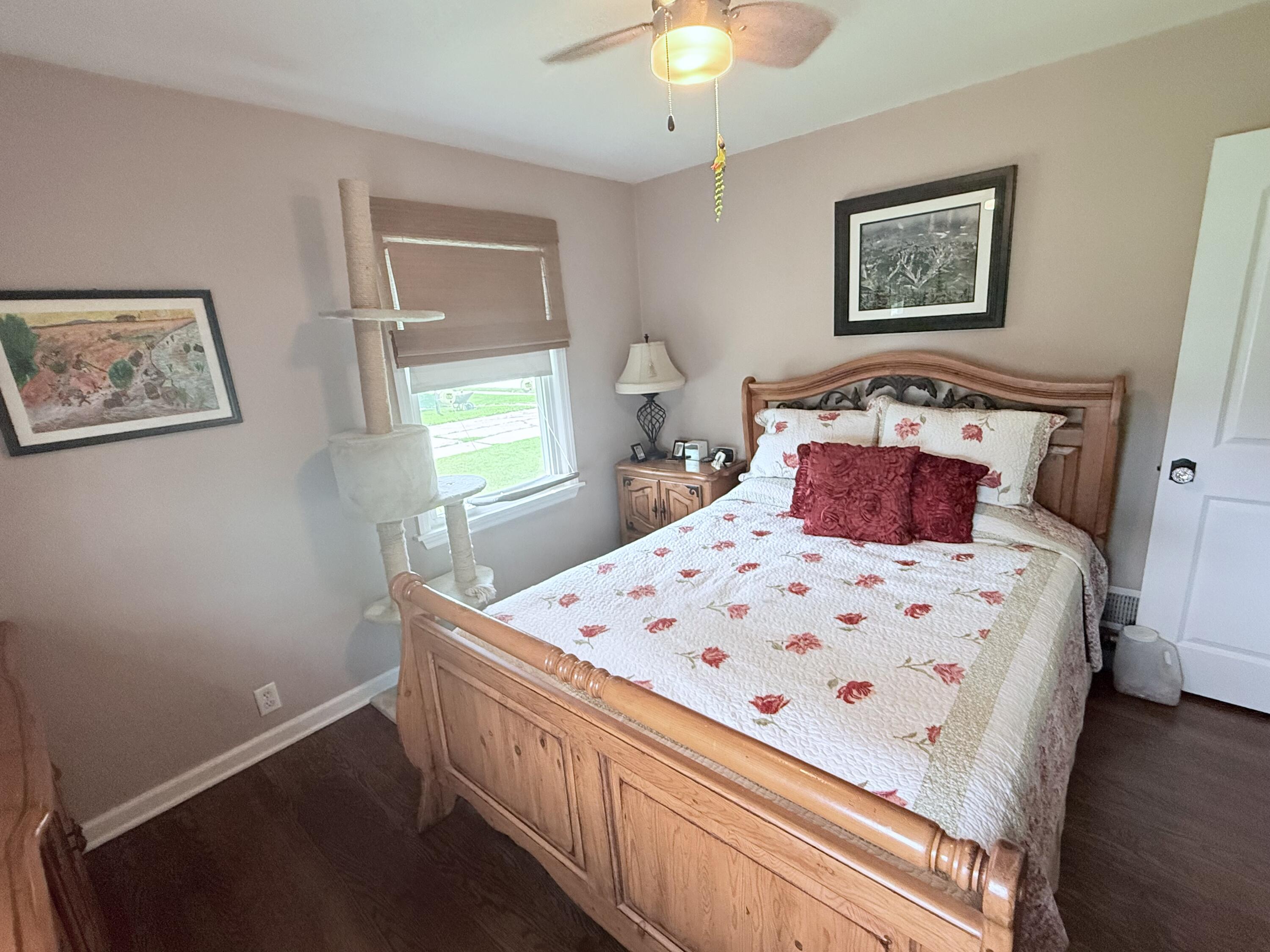 1826 26th Street Kenosha, WI 53140 - Photo 18 of 47 Bedroom 2