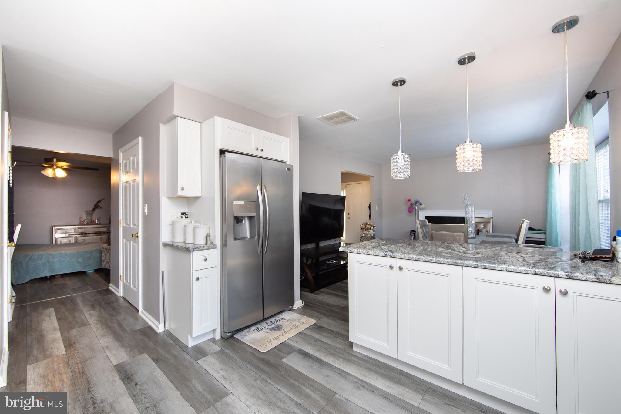 304 Coventry Way Mount Laurel, NJ 08054 - Photo 11 of 32 Eat-In Kitchen