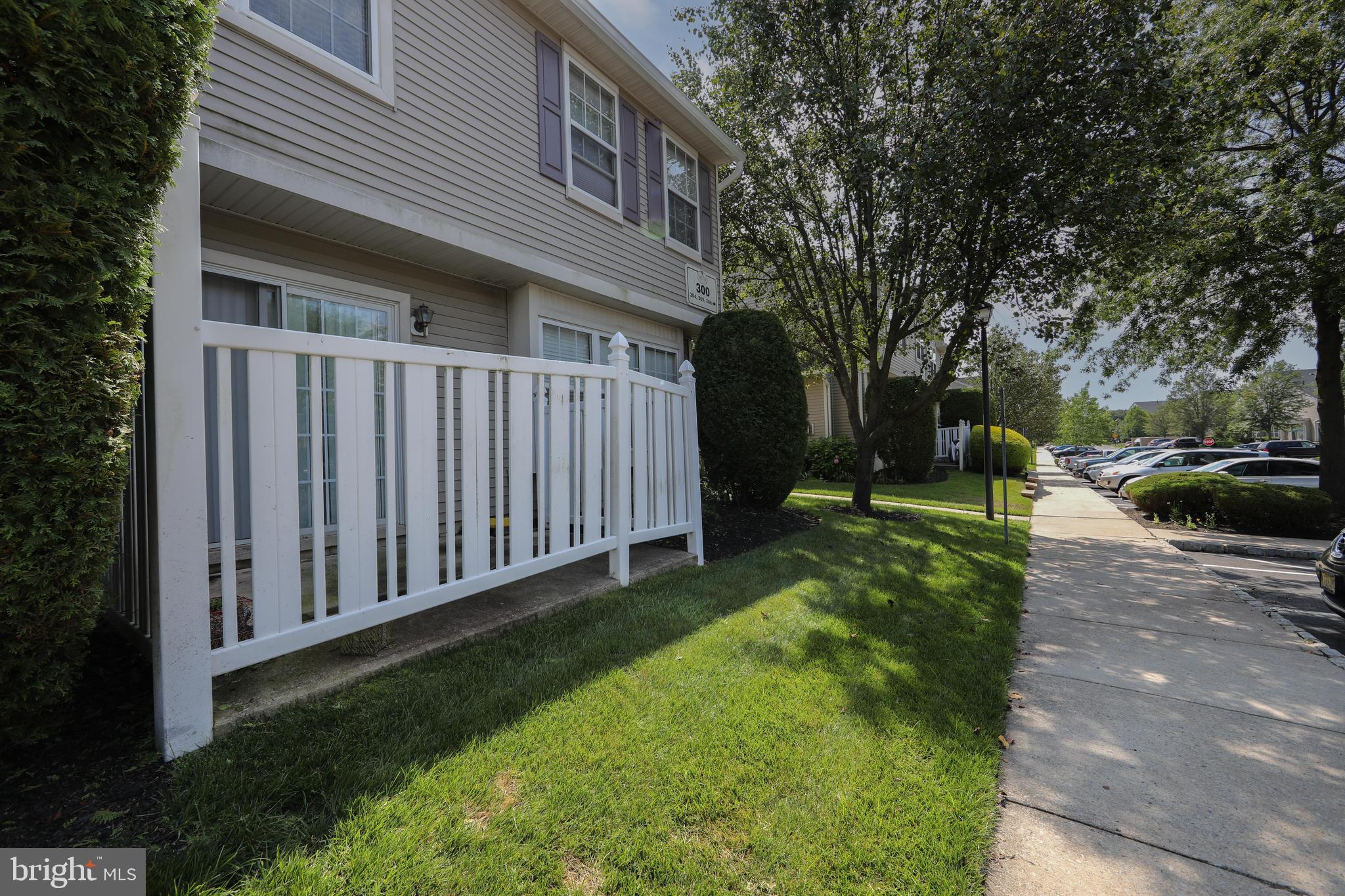 304 Coventry Way Mount Laurel, NJ 08054 - Photo 29 of 32 Side Patio
