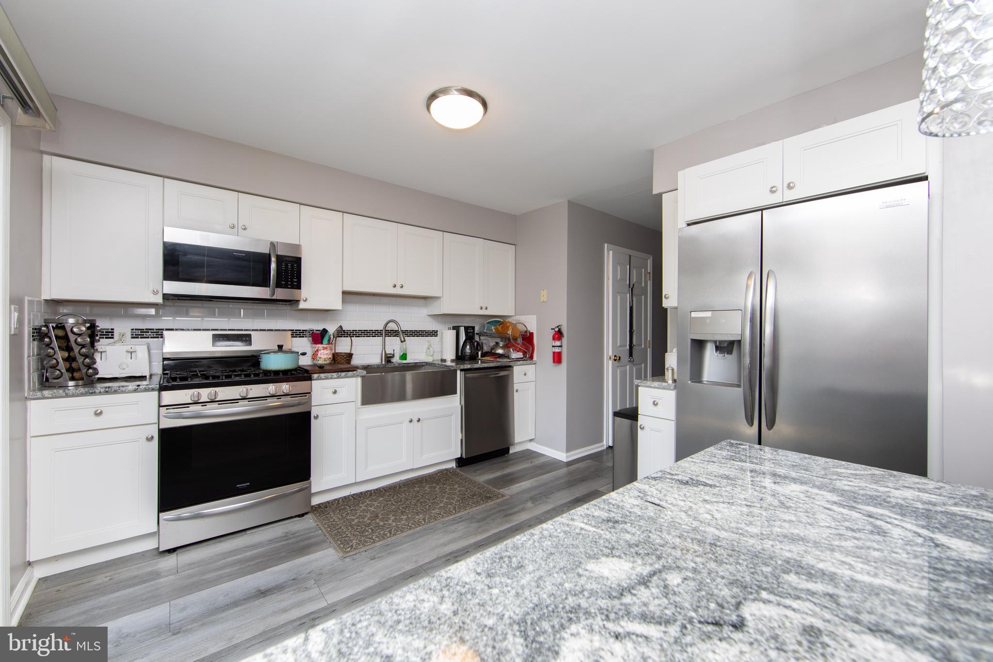 304 Coventry Way Mount Laurel, NJ 08054 - Photo 8 of 32 Eat-In Kitchen