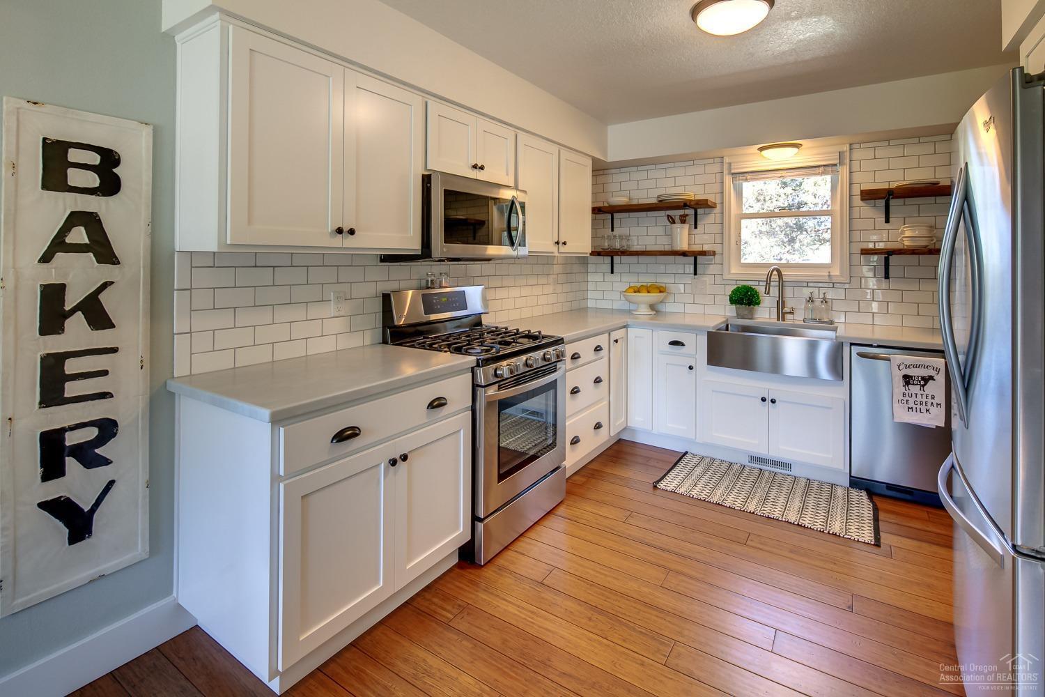 64517 Joe Neil Road Bend, OR 97701 - Photo 7 of 25 New, new, new! Cabinets, appliances, SS