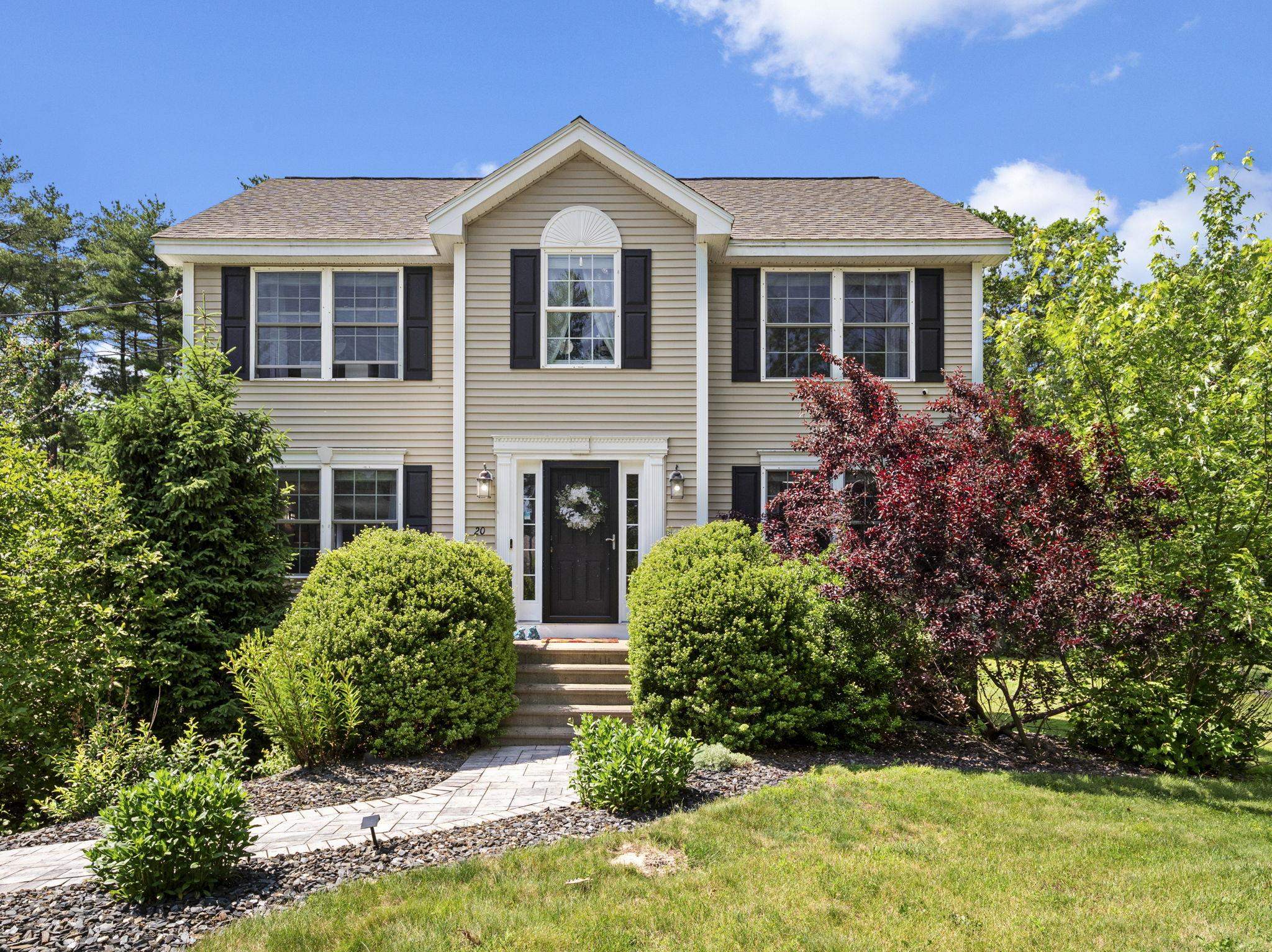 20 Lawrence Road Derry, NH 03038 - Photo 1 of 46