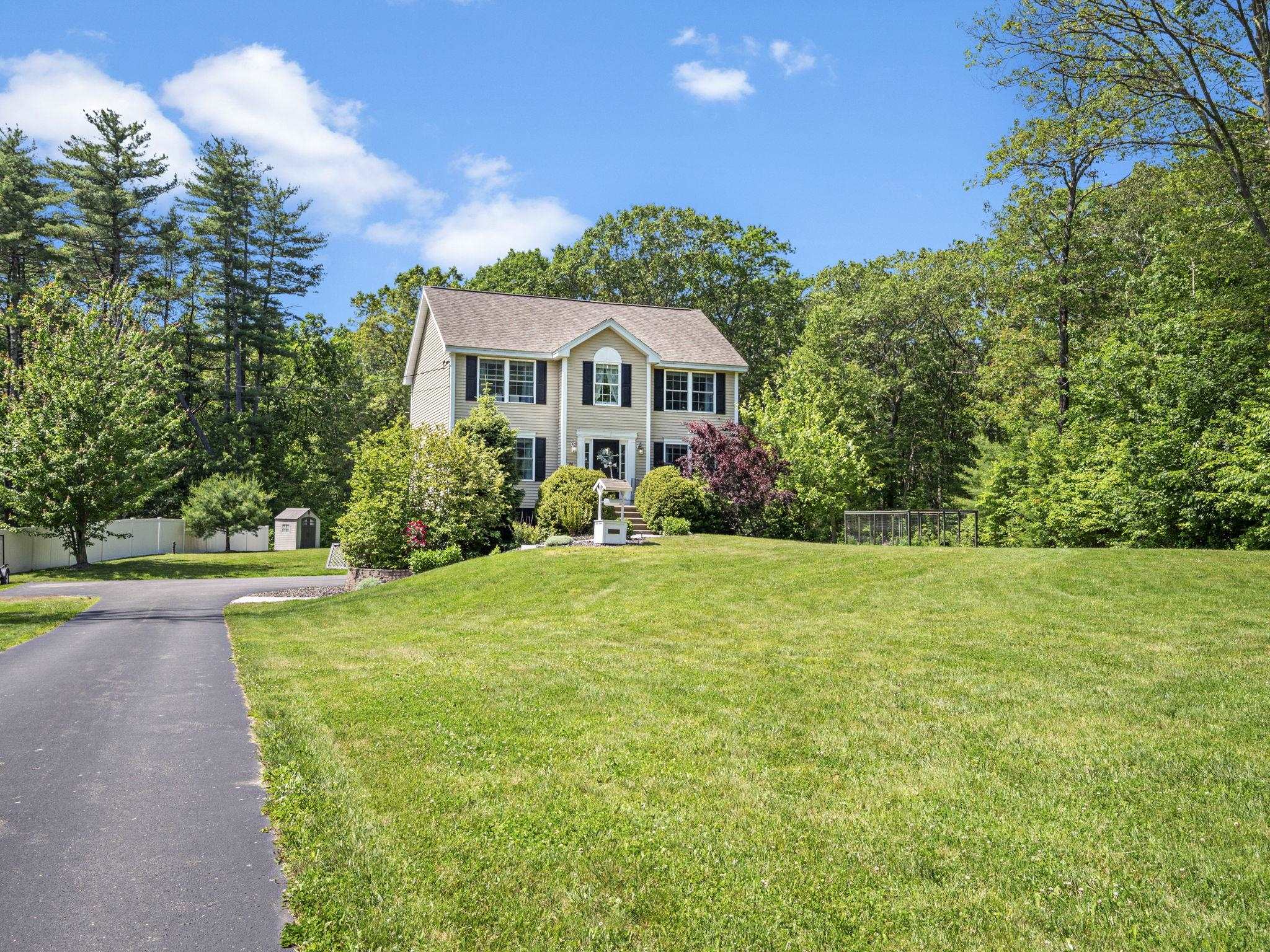 20 Lawrence Road Derry, NH 03038 - Photo 2 of 46