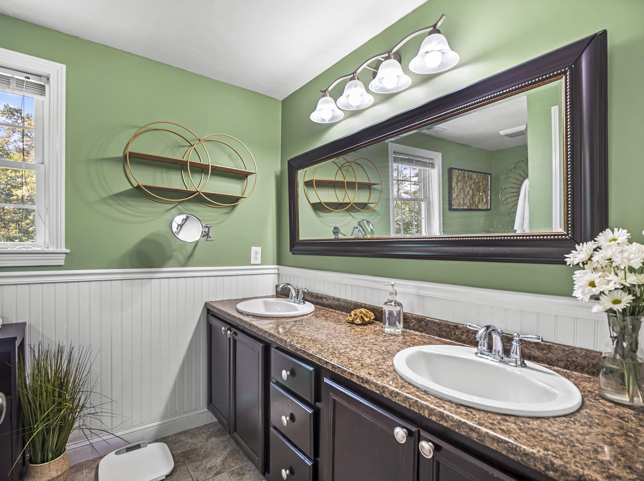 20 Lawrence Road Derry, NH 03038 - Photo 27 of 46