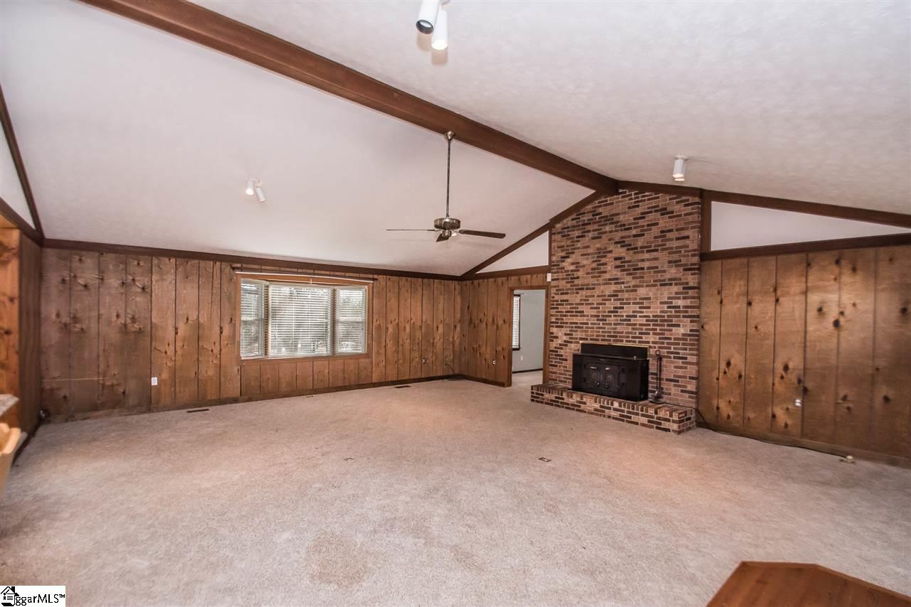 393 Tanyard Road Greenville, SC 29609 - Photo 13 of 35