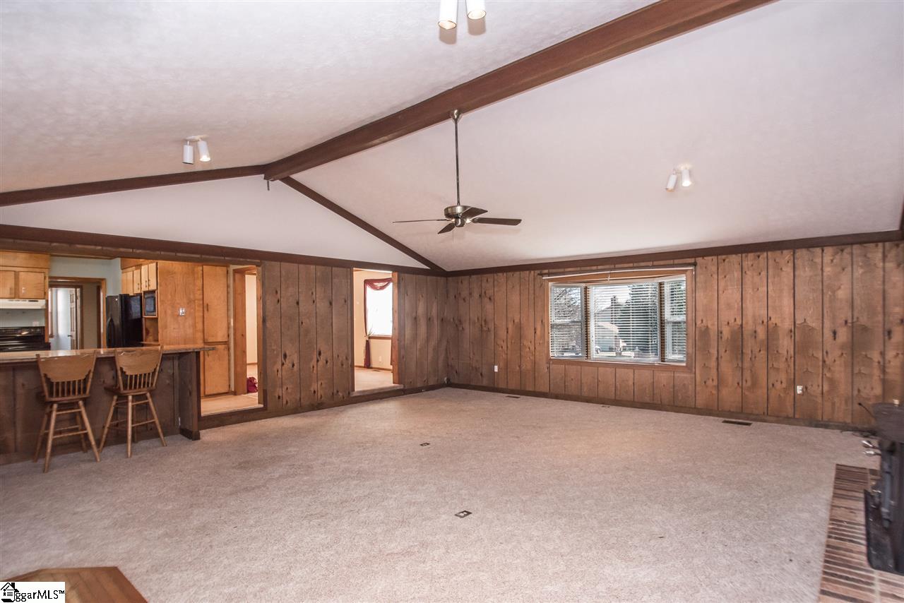 393 Tanyard Road Greenville, SC 29609 - Photo 14 of 35
