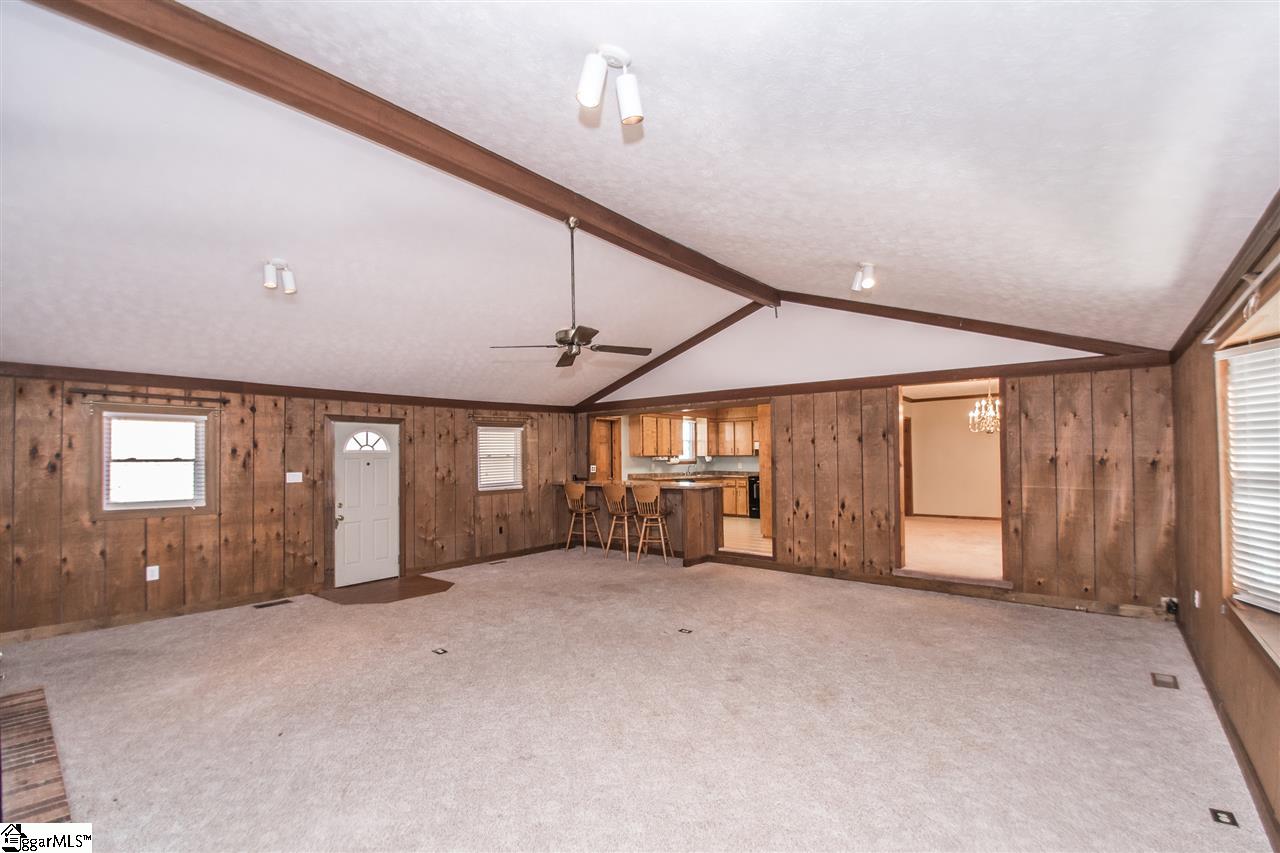 393 Tanyard Road Greenville, SC 29609 - Photo 15 of 35