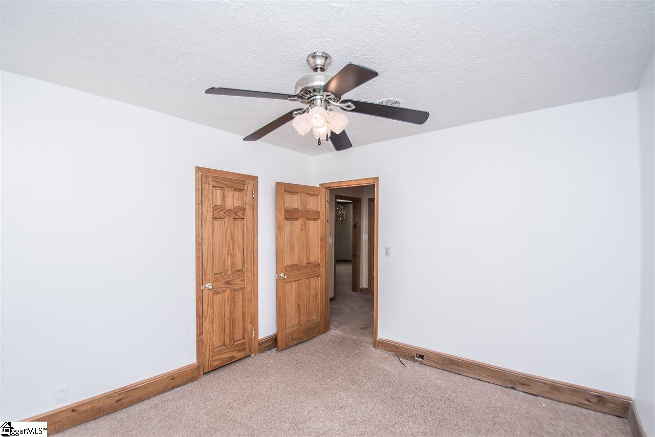 393 Tanyard Road Greenville, SC 29609 - Photo 31 of 35