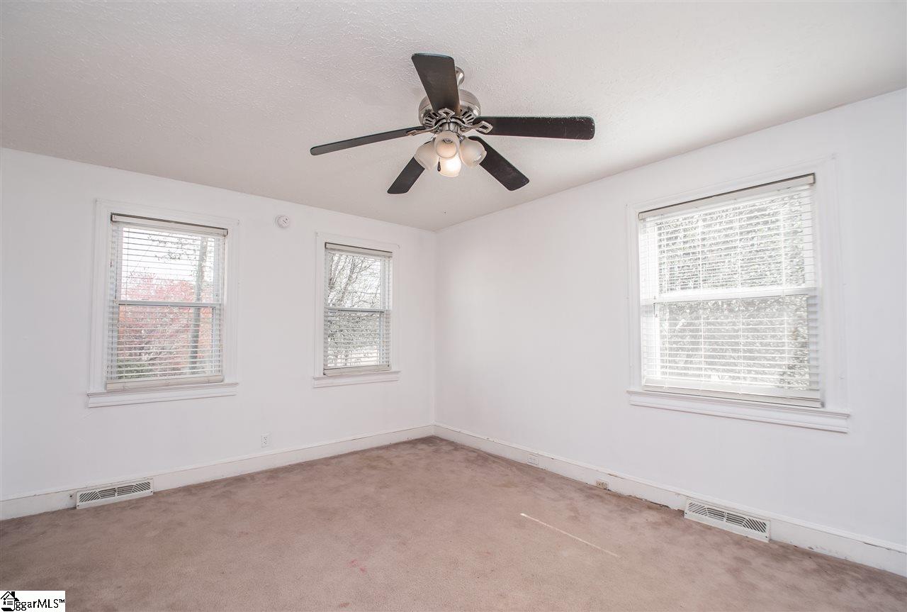 393 Tanyard Road Greenville, SC 29609 - Photo 32 of 35