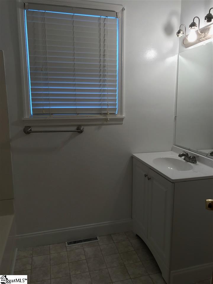 393 Tanyard Road Greenville, SC 29609 - Photo 34 of 35