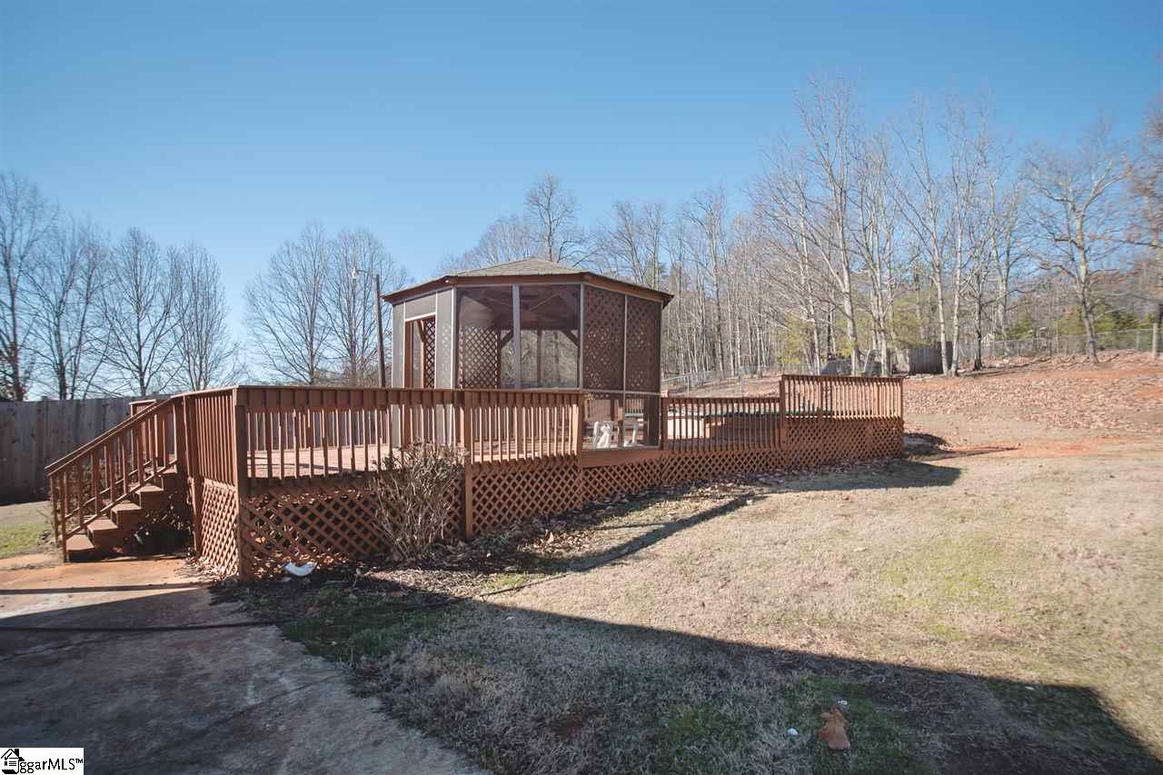 393 Tanyard Road Greenville, SC 29609 - Photo 7 of 35