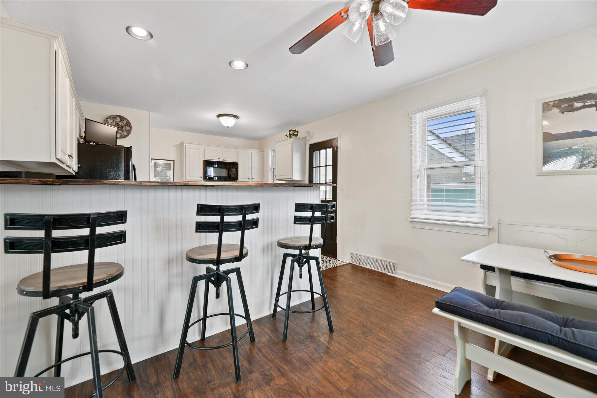 2701 Glendale Road Baltimore, MD 21234 - Photo 16 of 34 Terrific breakfast bar w/custom top & seating