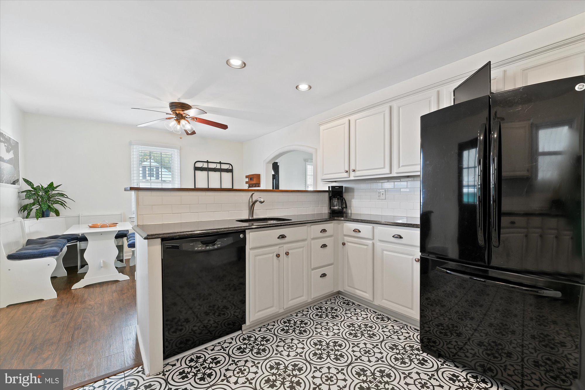 2701 Glendale Road Baltimore, MD 21234 - Photo 17 of 34 The perfect hub for entertaining family/friends