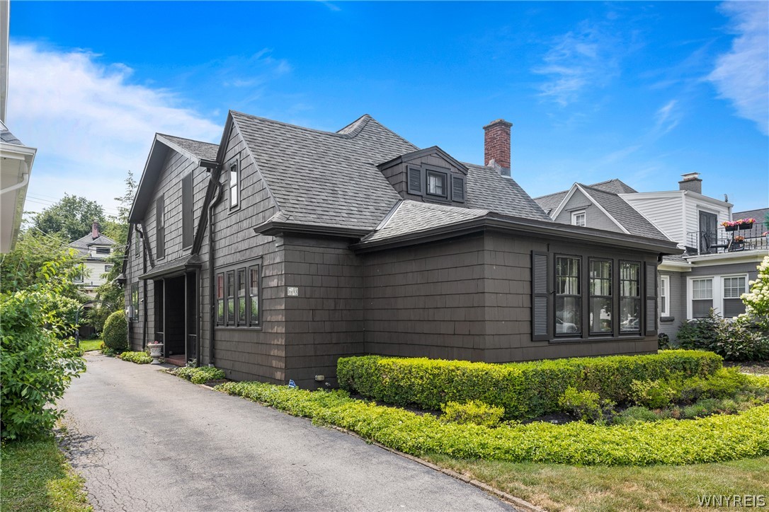 60 Radcliffe Road Buffalo, NY 14214 - Photo 1 of 46