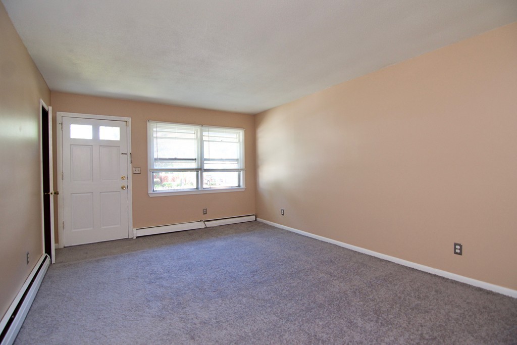 27-29 Martin Street Springfield, MA 01108 - Photo 12 of 37 Gallery Image 12