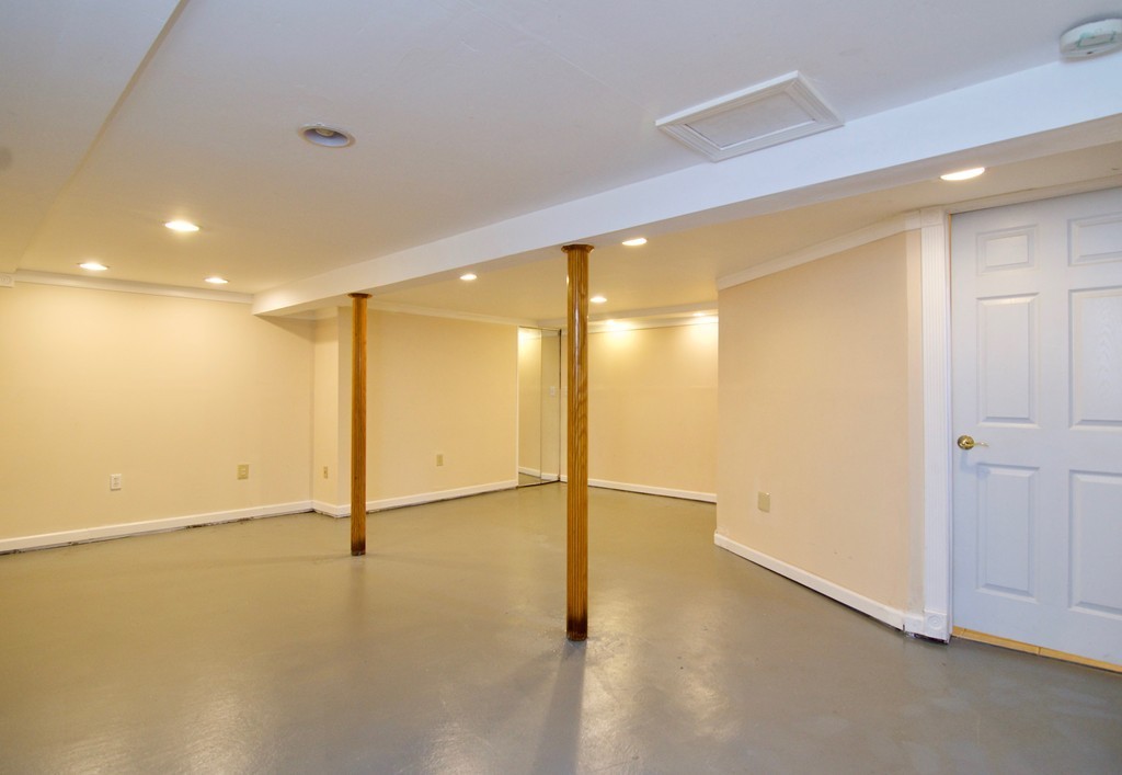 27-29 Martin Street Springfield, MA 01108 - Photo 32 of 37 Gallery Image 32