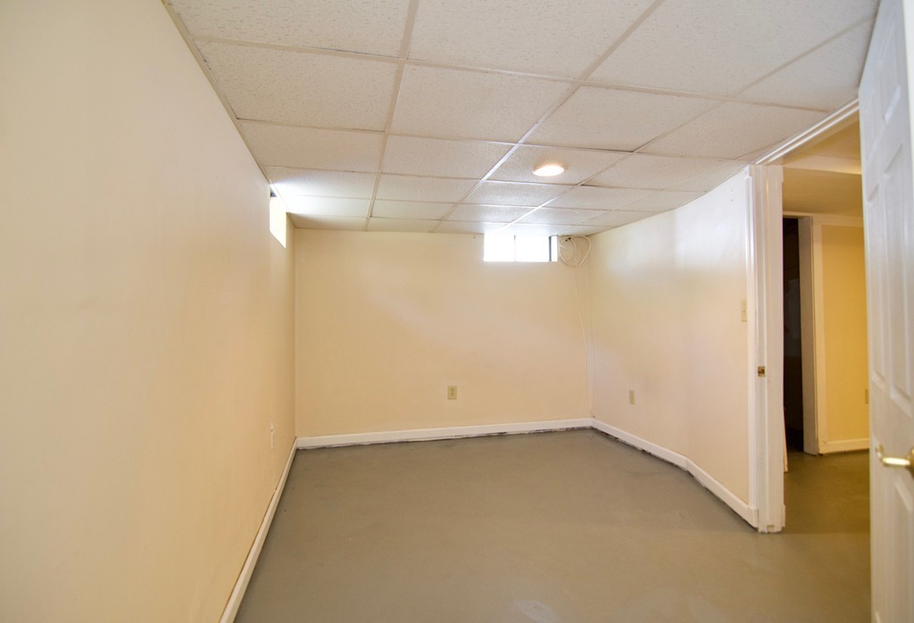 27-29 Martin Street Springfield, MA 01108 - Photo 36 of 37 Gallery Image 36