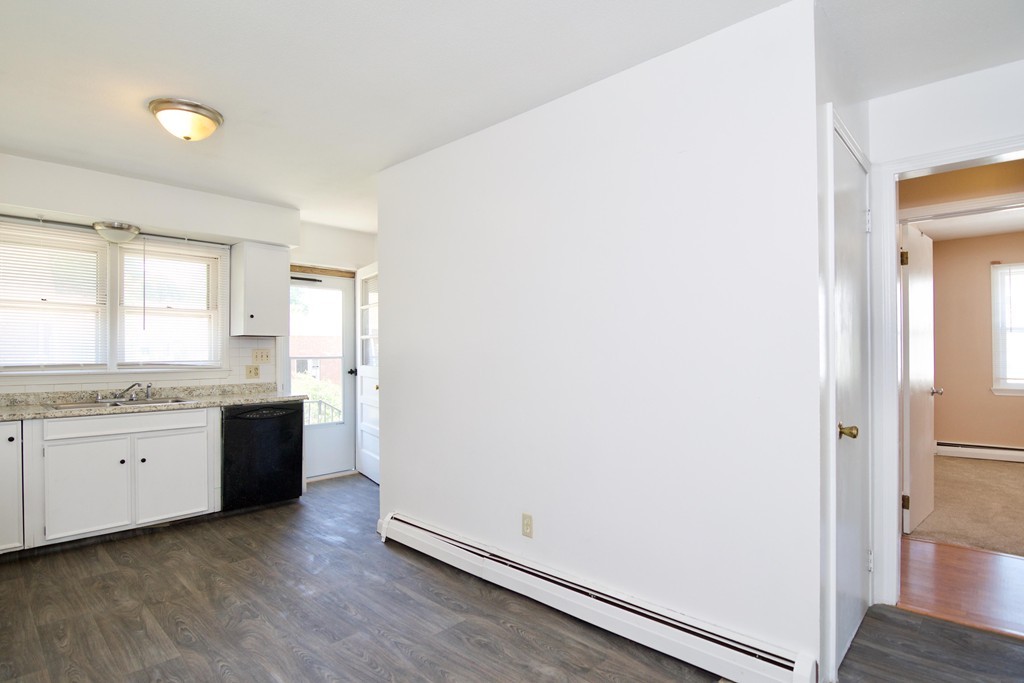 27-29 Martin Street Springfield, MA 01108 - Photo 10 of 37 Gallery Image 10