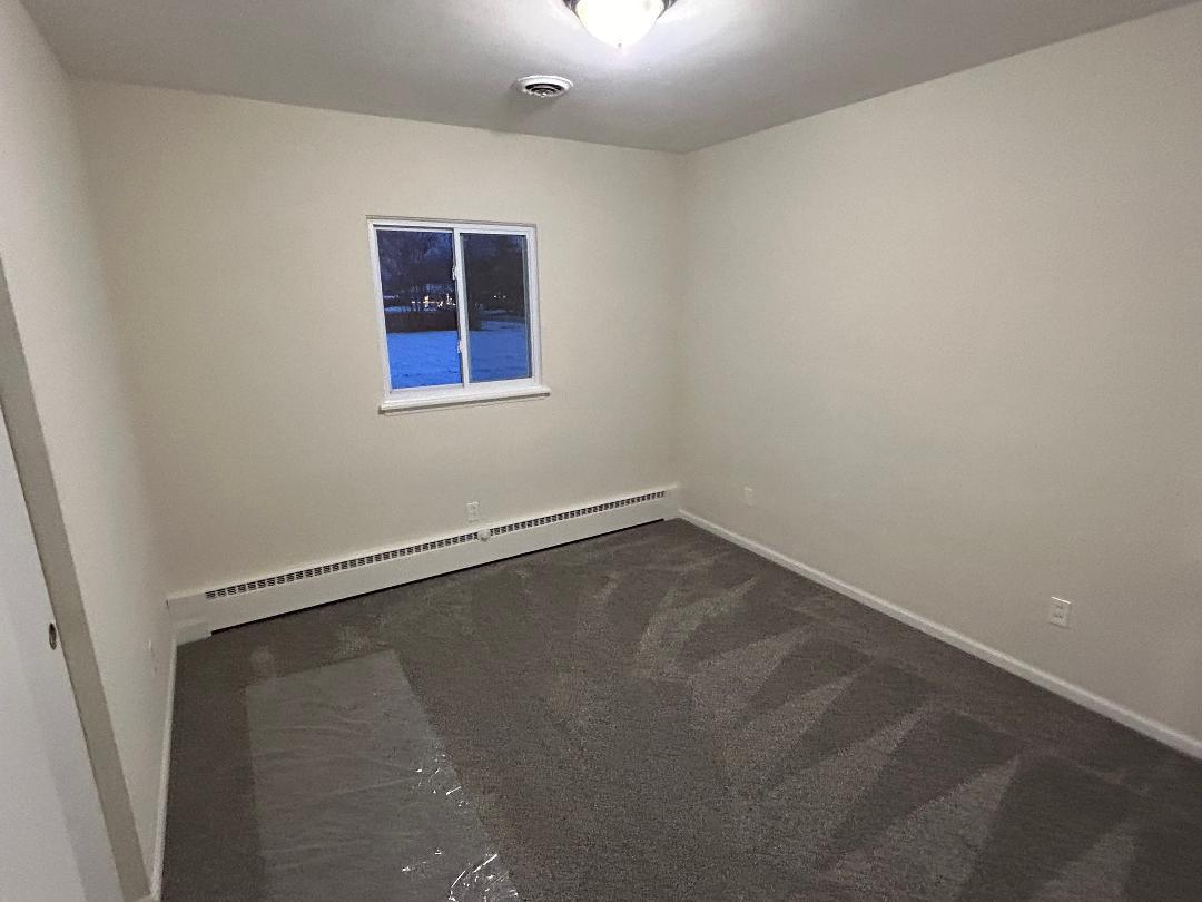 369 North Independence Boulevard Romeoville, IL 60446 - Photo 22 of 36 an empty room with a window