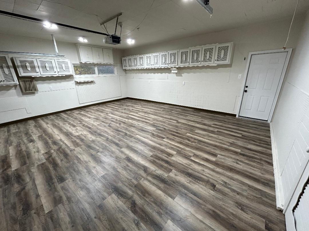 369 North Independence Boulevard Romeoville, IL 60446 - Photo 31 of 36 a view of a room with an empty space