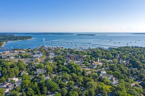 15 Church Street, Unit PH402, Sag Harbor, NY 11963