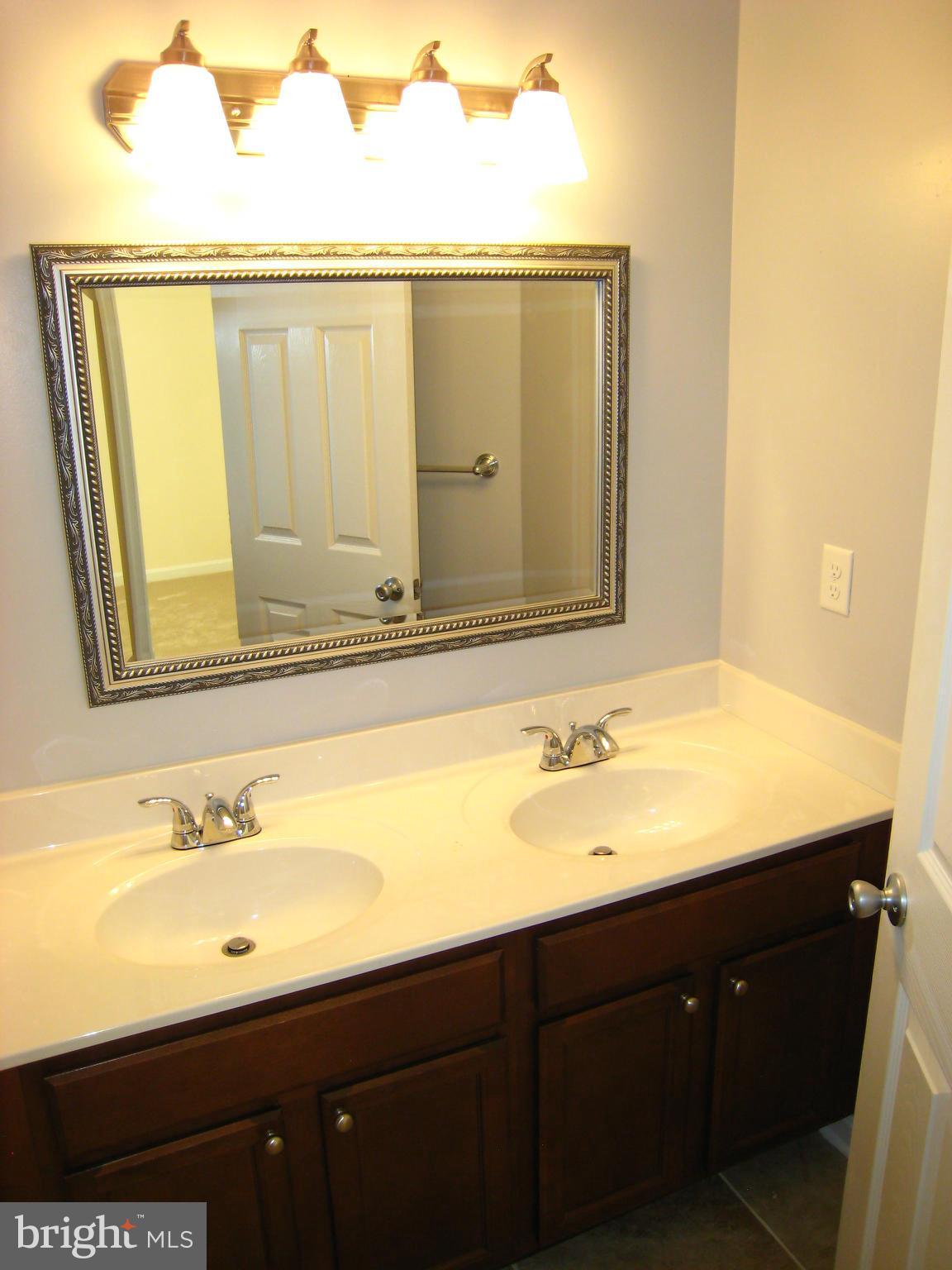 116 Compass Road Baltimore, MD 21220 - Photo 11 of 21 Bath