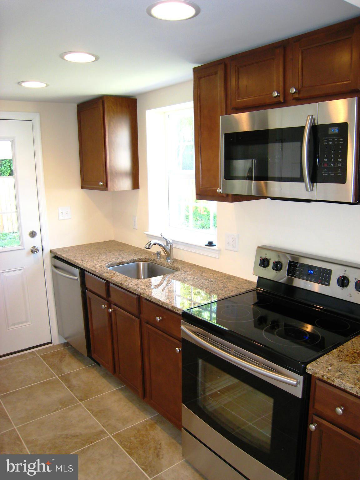 116 Compass Road Baltimore, MD 21220 - Photo 7 of 21 Kitchen