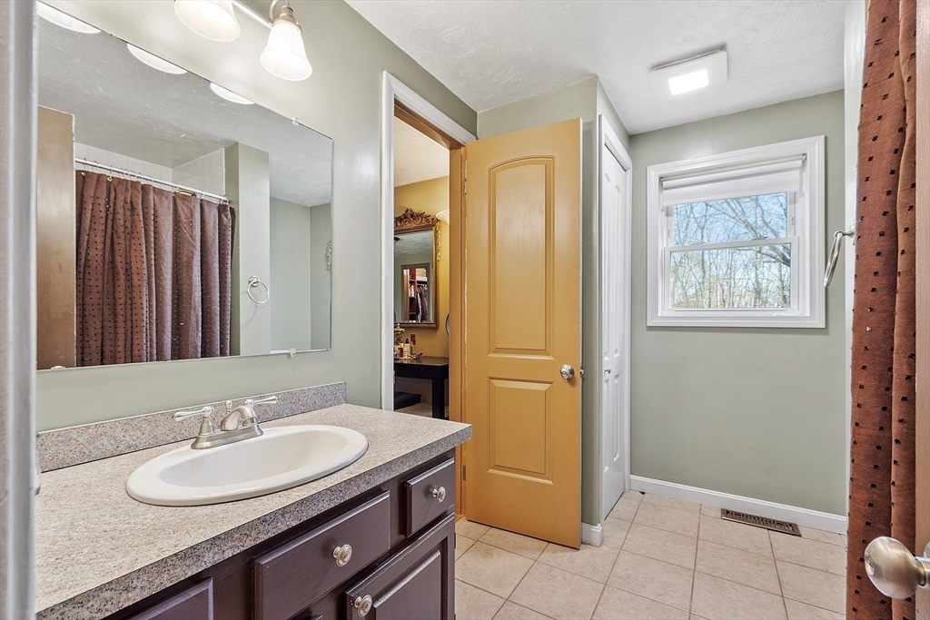 45 Old North Road Templeton, MA 01468 - Photo 13 of 28