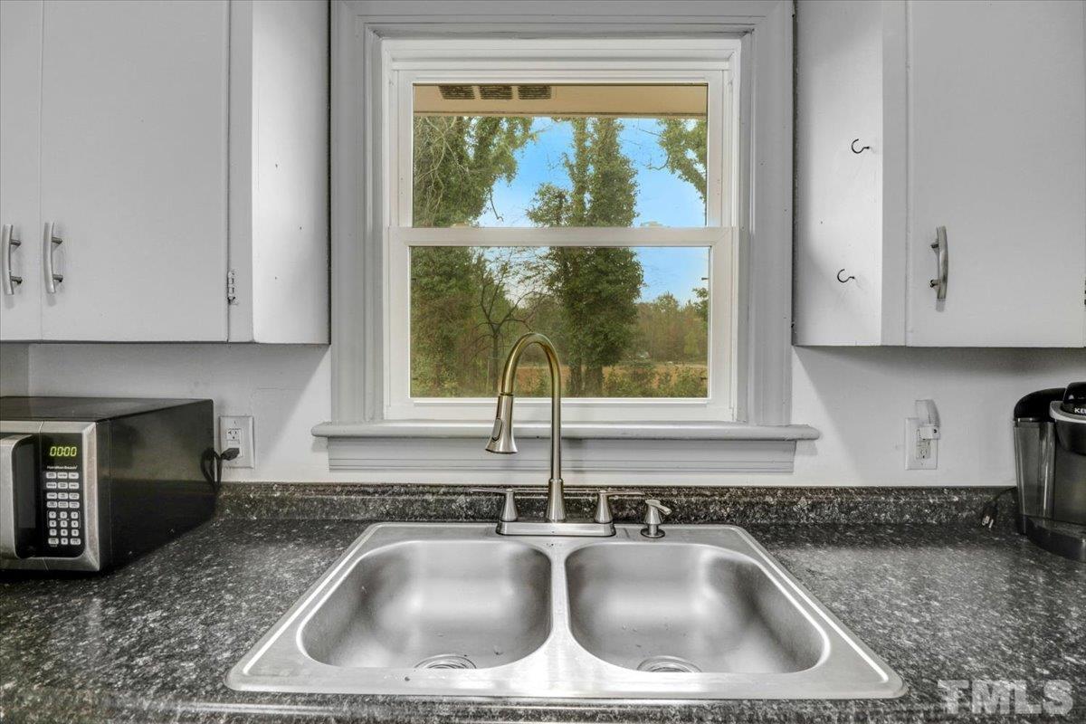 1102 Sycamore Road Kinston, NC 28501 - Photo 12 of 23 Gallery Image 12