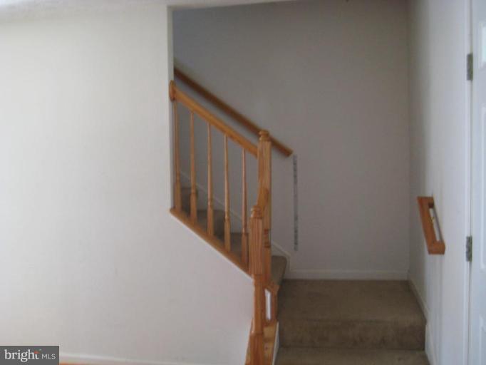 8 Lister Lane Ridgely, MD 21660 - Photo 5 of 14 Hallway